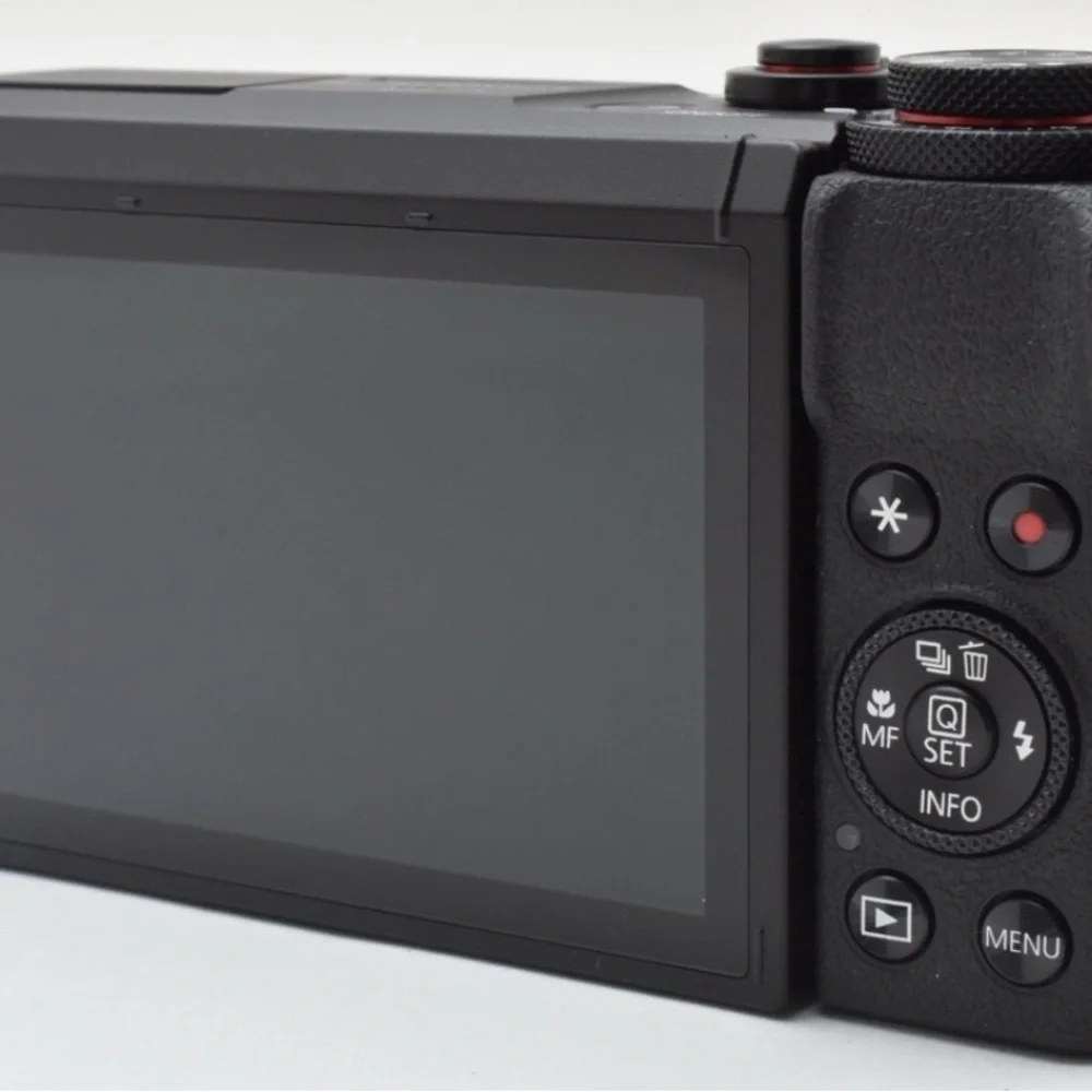 Canon PowerShot G7 X Mark III Box in White and Black